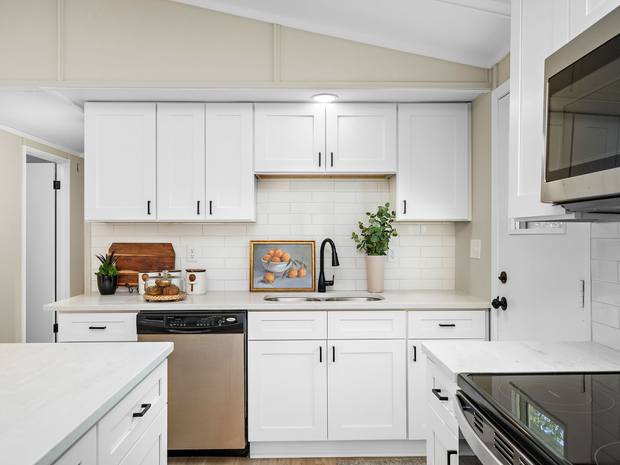 Kitchen island and counter space