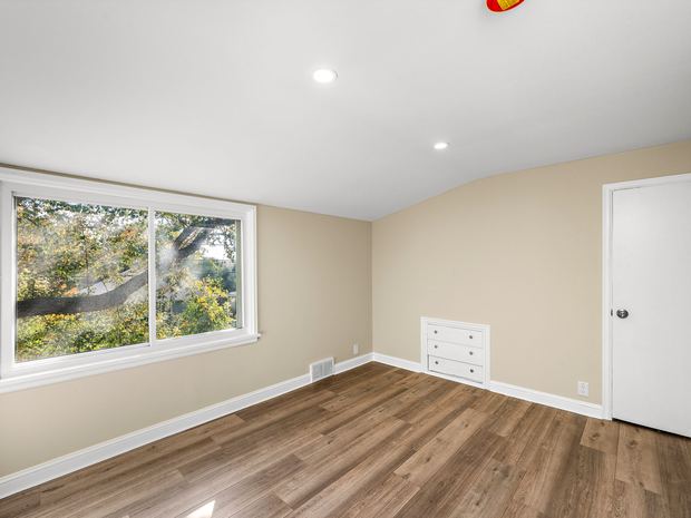 Upper suite living space