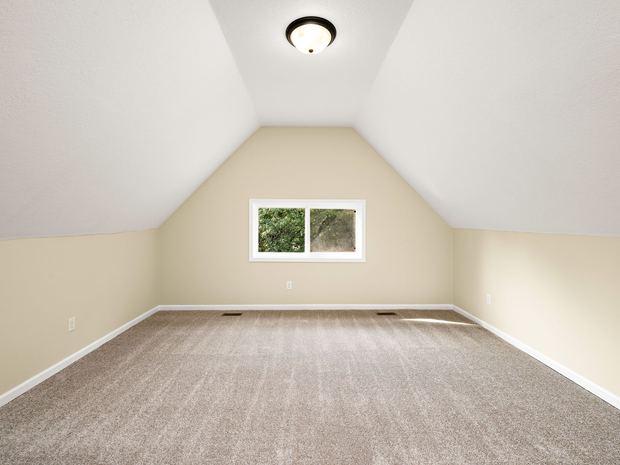 Third floor room under the eaves