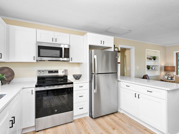 The kitchen from the other side